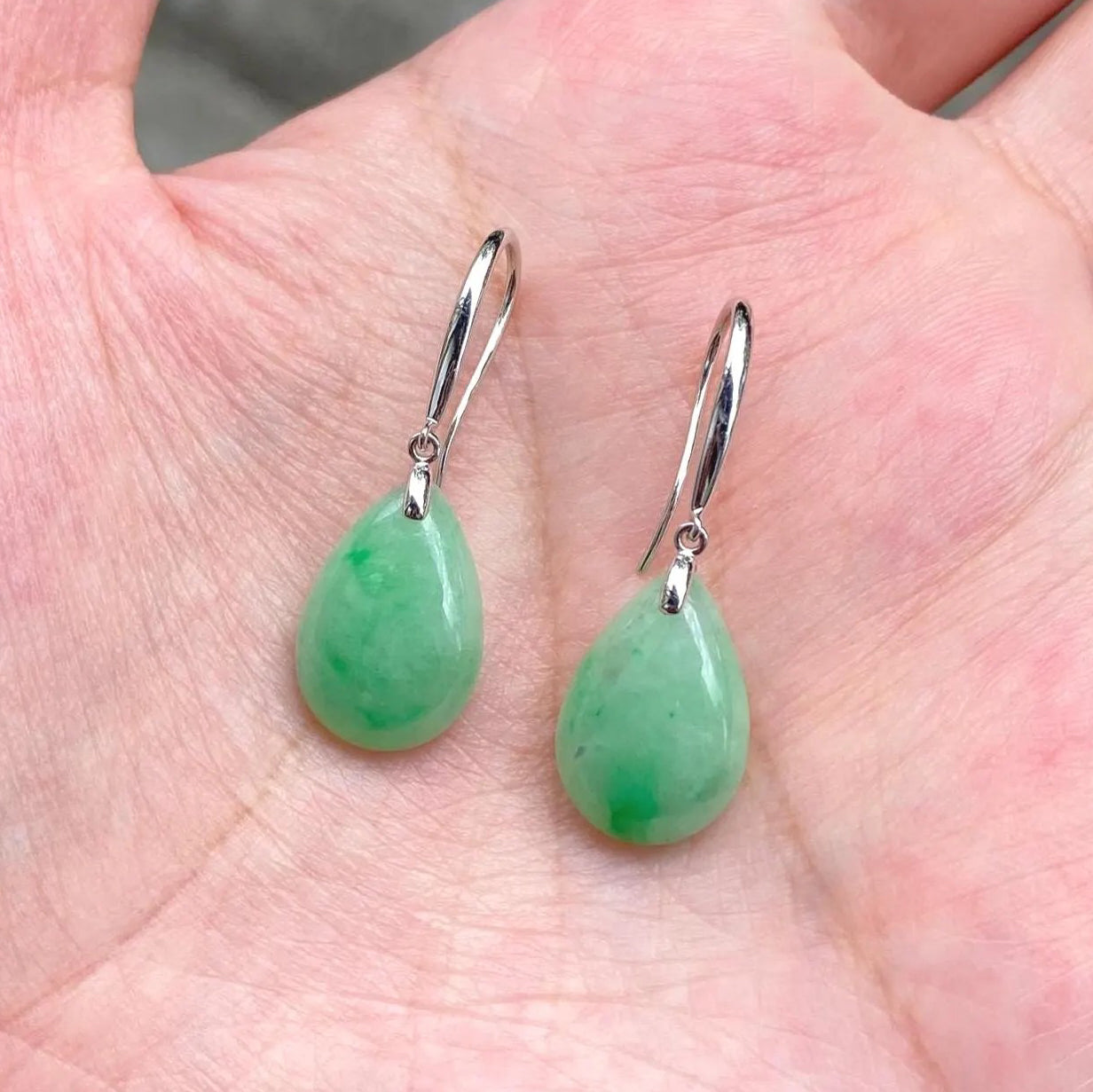 Apple Green Pear-Shaped Drop Jade Earrings in 18k White Gold
