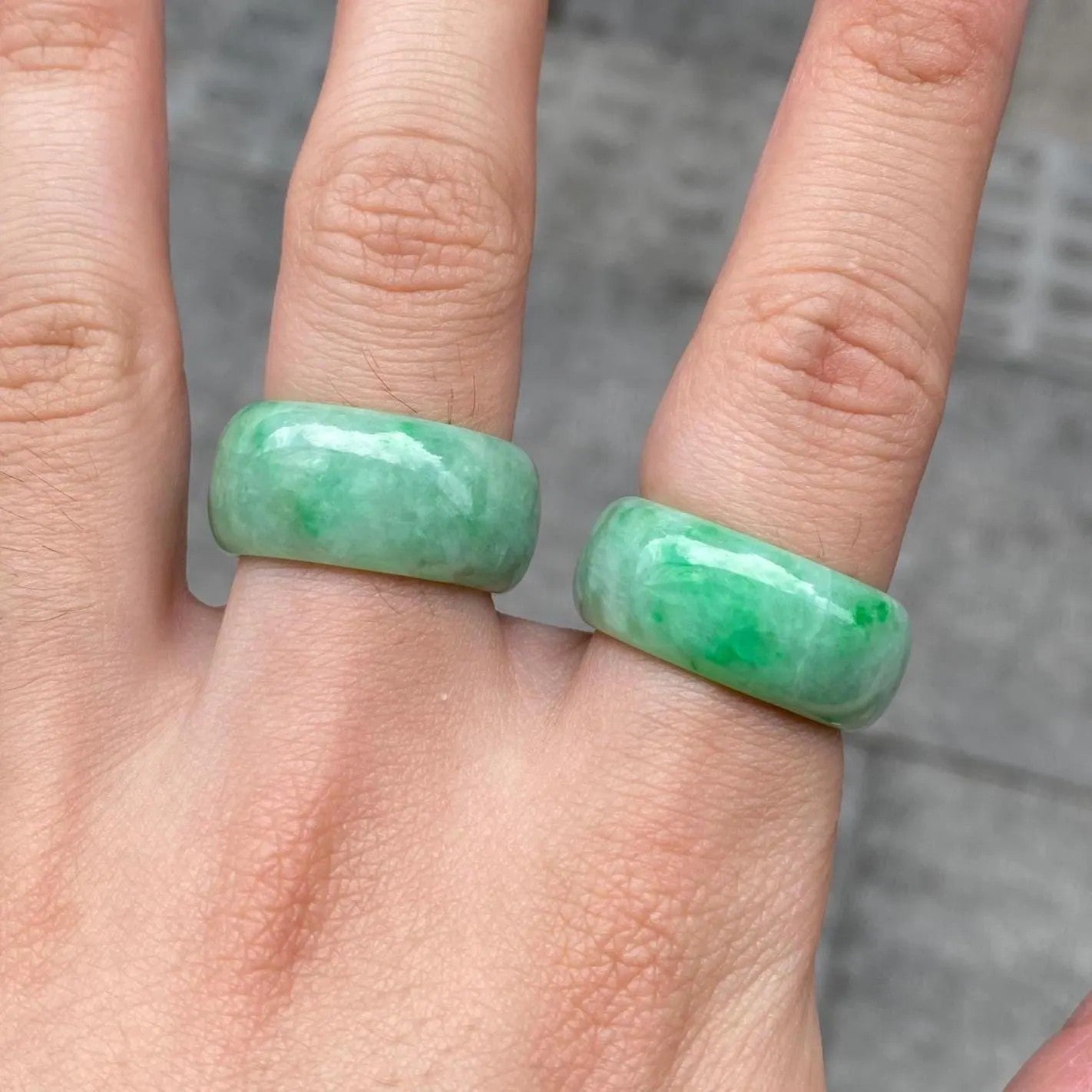 US9.25 Gransky Untreated Smooth Green Band Jade Ring