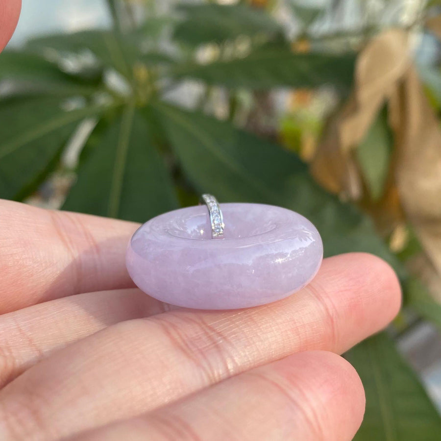 Gransky Purple Jade Pendant Necklace 29mm in 18k Gold with Diamond