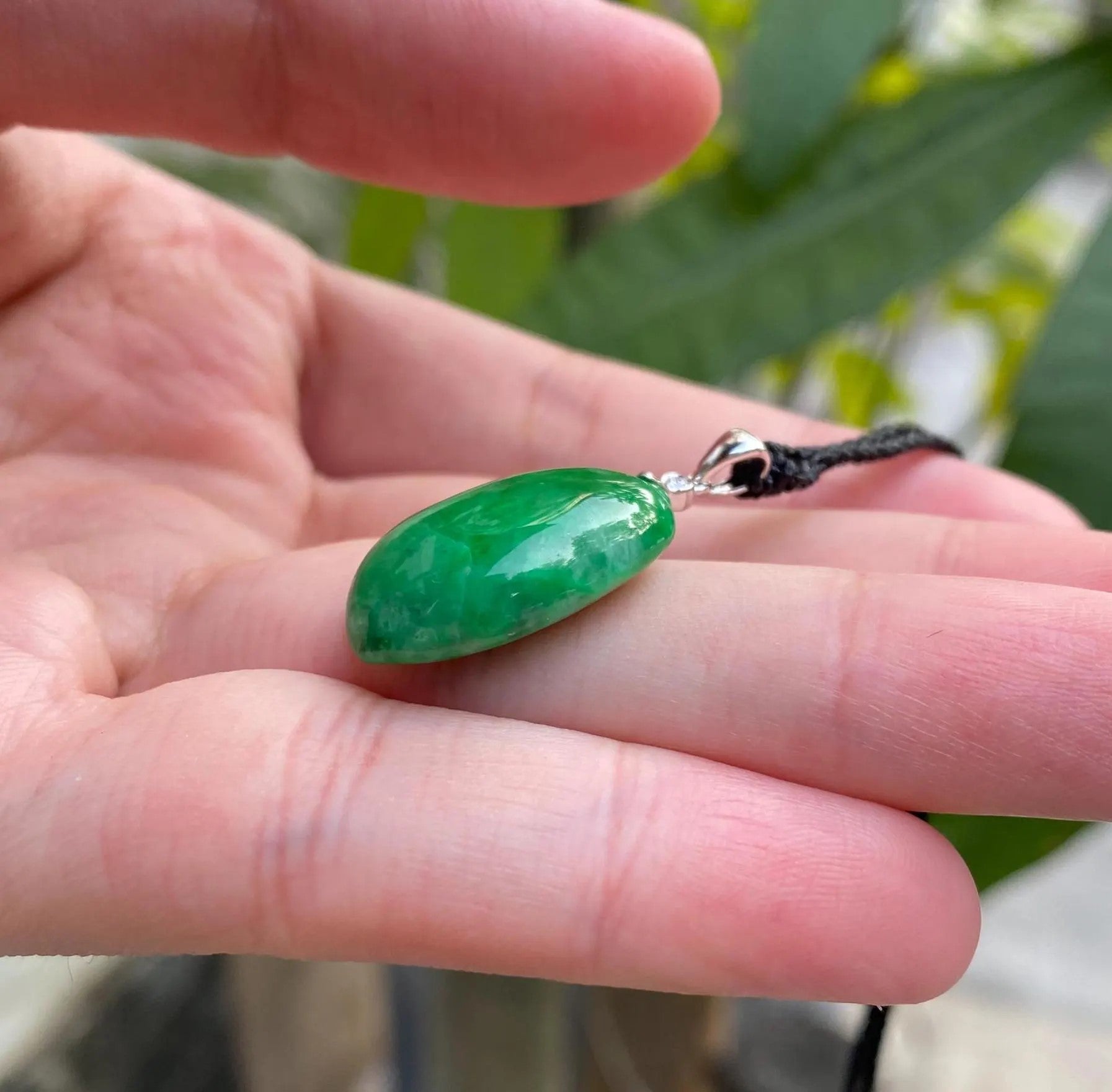 Handmade Carving Melon Shape Jade Pendant Necklace