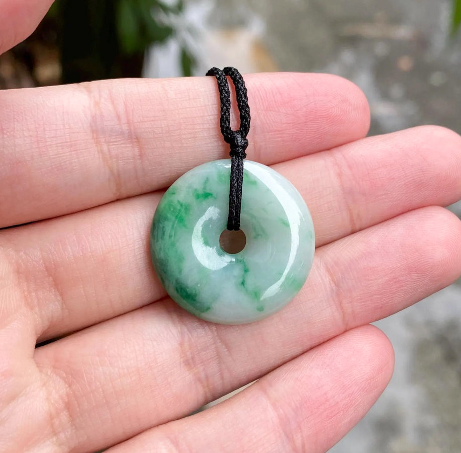 25.6mm Gransky Natural Bright Green Jade Disc Pendant