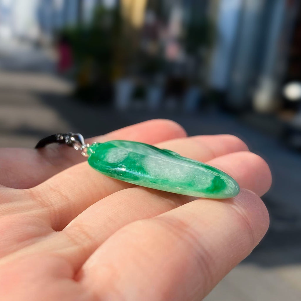 Handmade Carving Melon Shape Jade Pendant Necklace - 18k White Gold Bail & Diamond