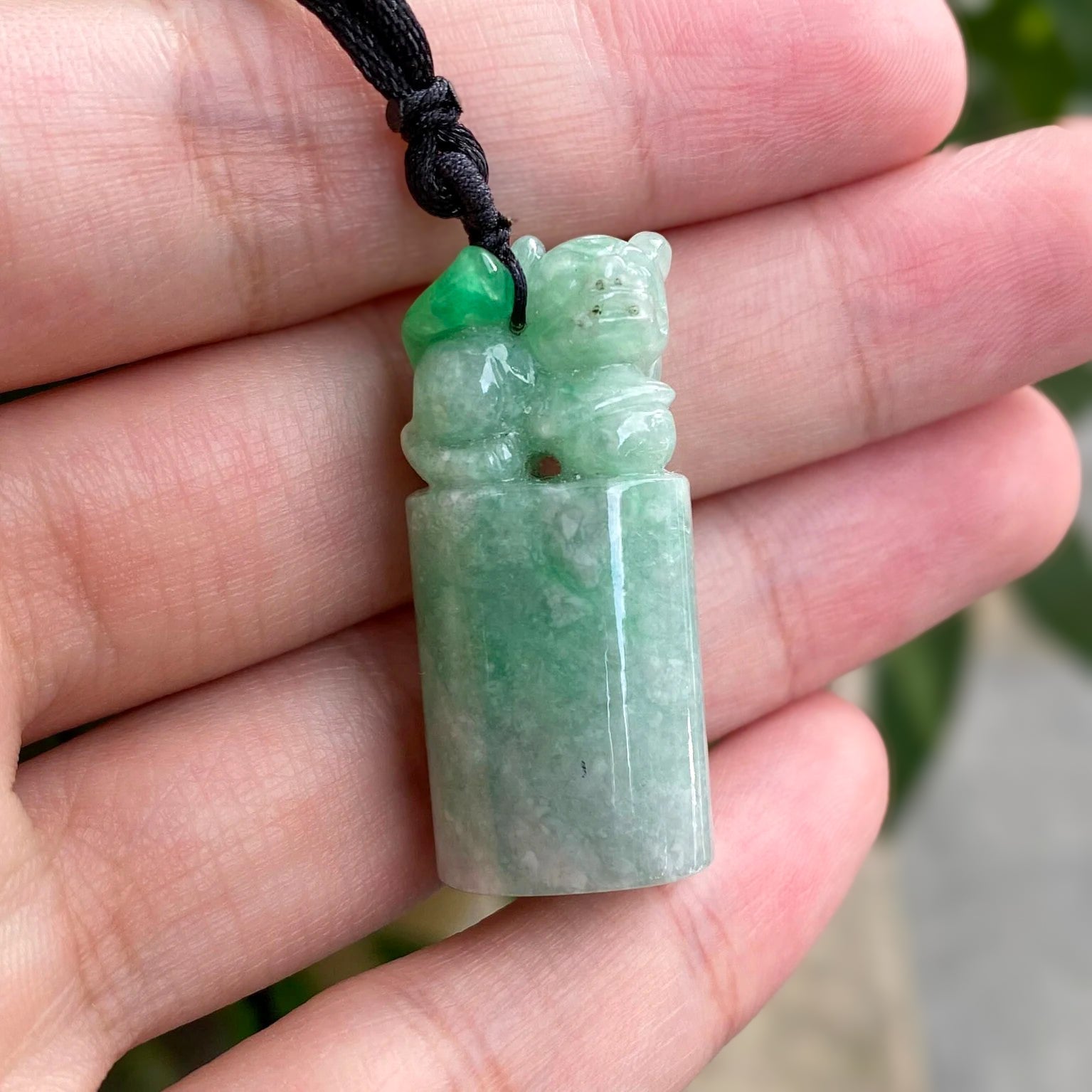 Exquisite Lion-Carved Green Jade Pendant with Flat Base Seal – Natural Burmese Jadeite