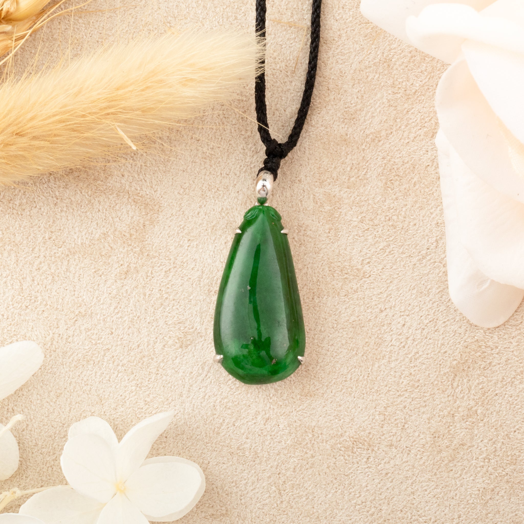 Handmade Carving Melon Shape Jade Pendant Necklace