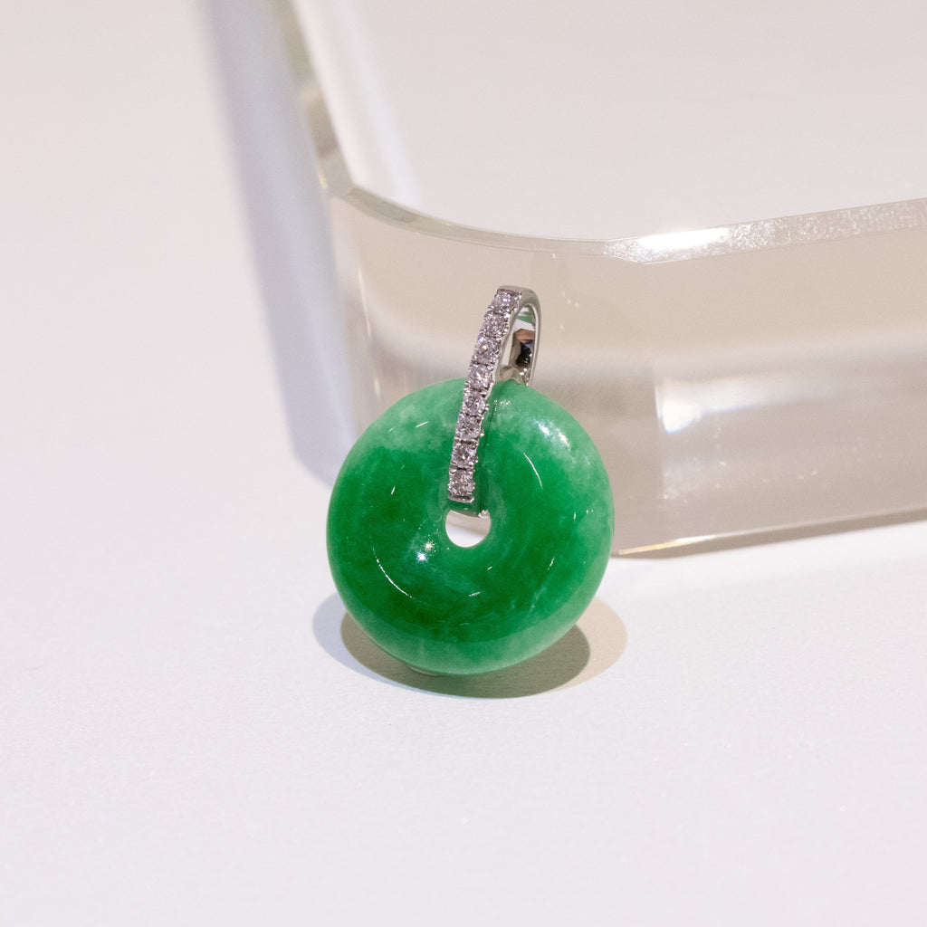 Imperial Apple Green Jade Donut Pendant Necklace 18K White Gold Diamonds 16.6mm