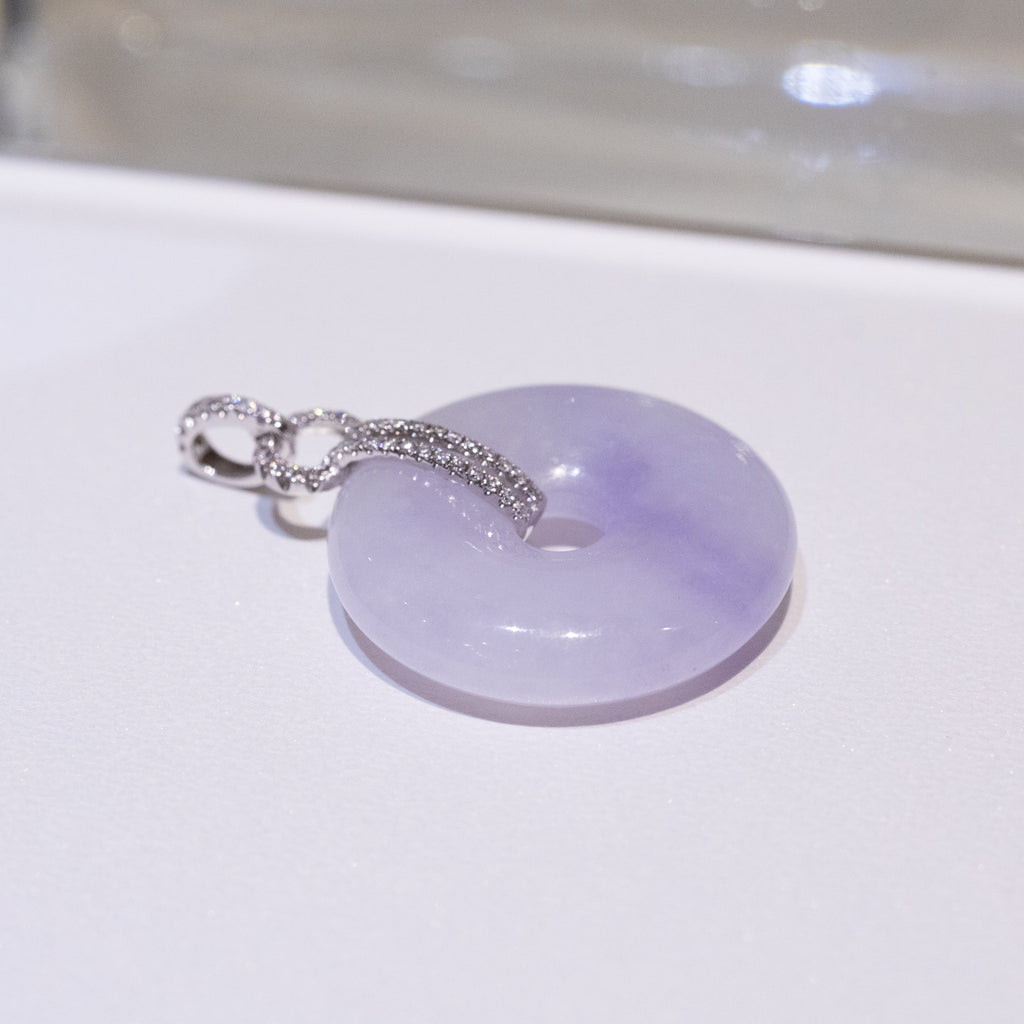 Luxurious Purple Jade Donut Pendant Necklace in 18K White Gold with Diamonds