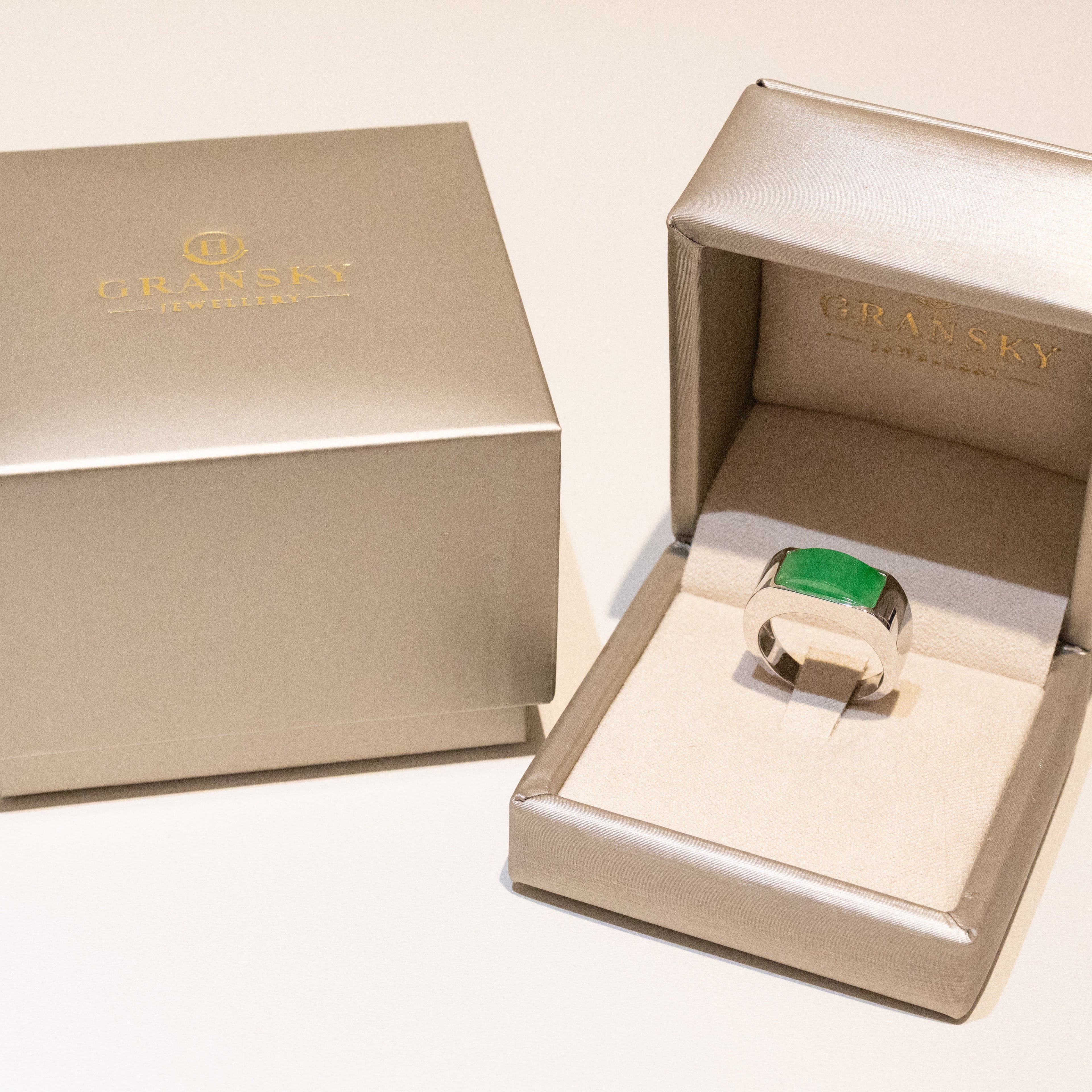 GRANSKY X KATHERINE 18K Gold A-Grade Natural Vivid Green Jadeite Ring