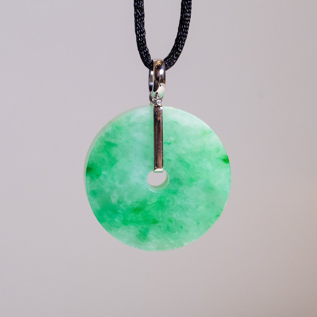 28mm Natural Apple Green Jade Donut Pendant – 18K White Gold Bail