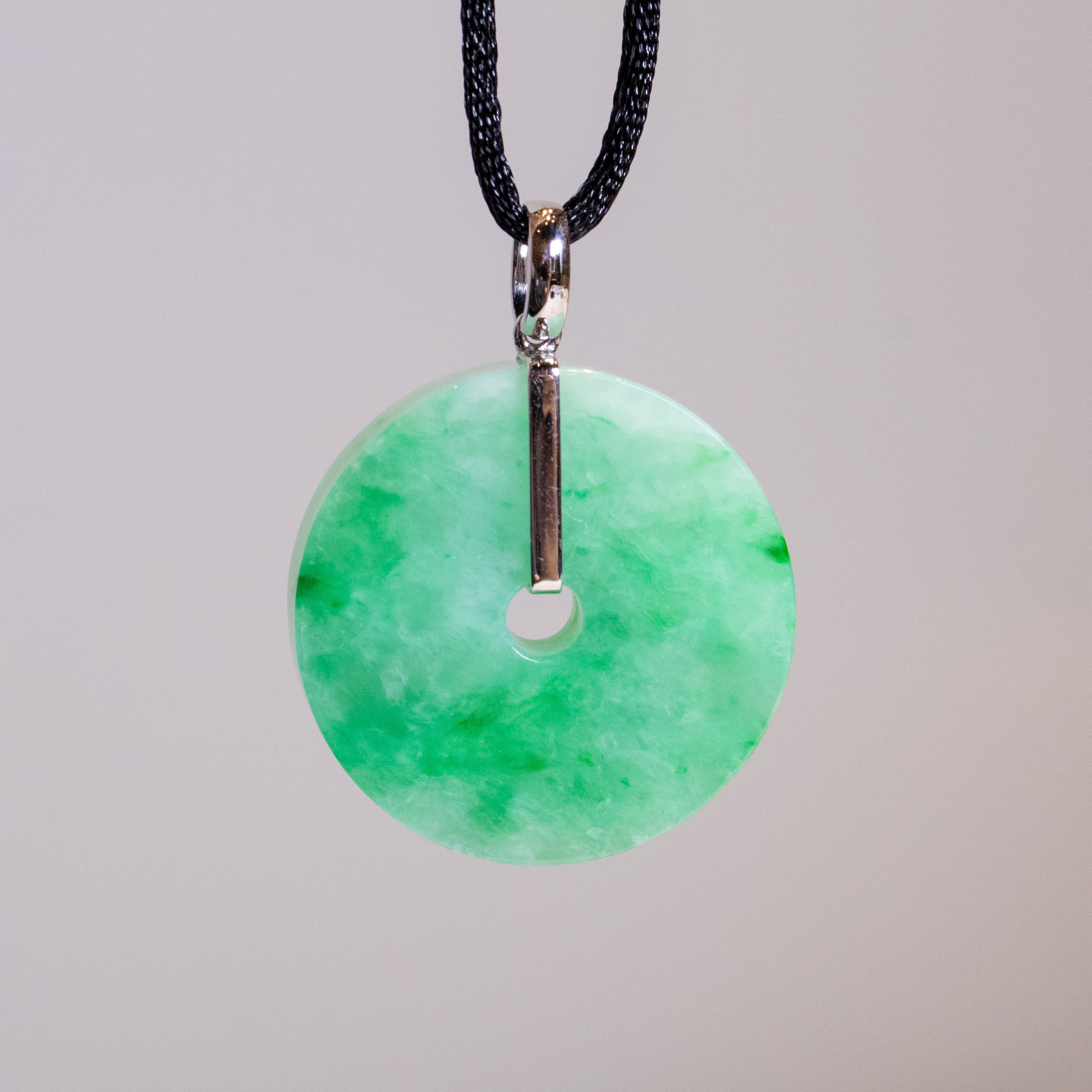 33mm Natural Apple Green Jade Donut Pendant – 18K White Gold Bail