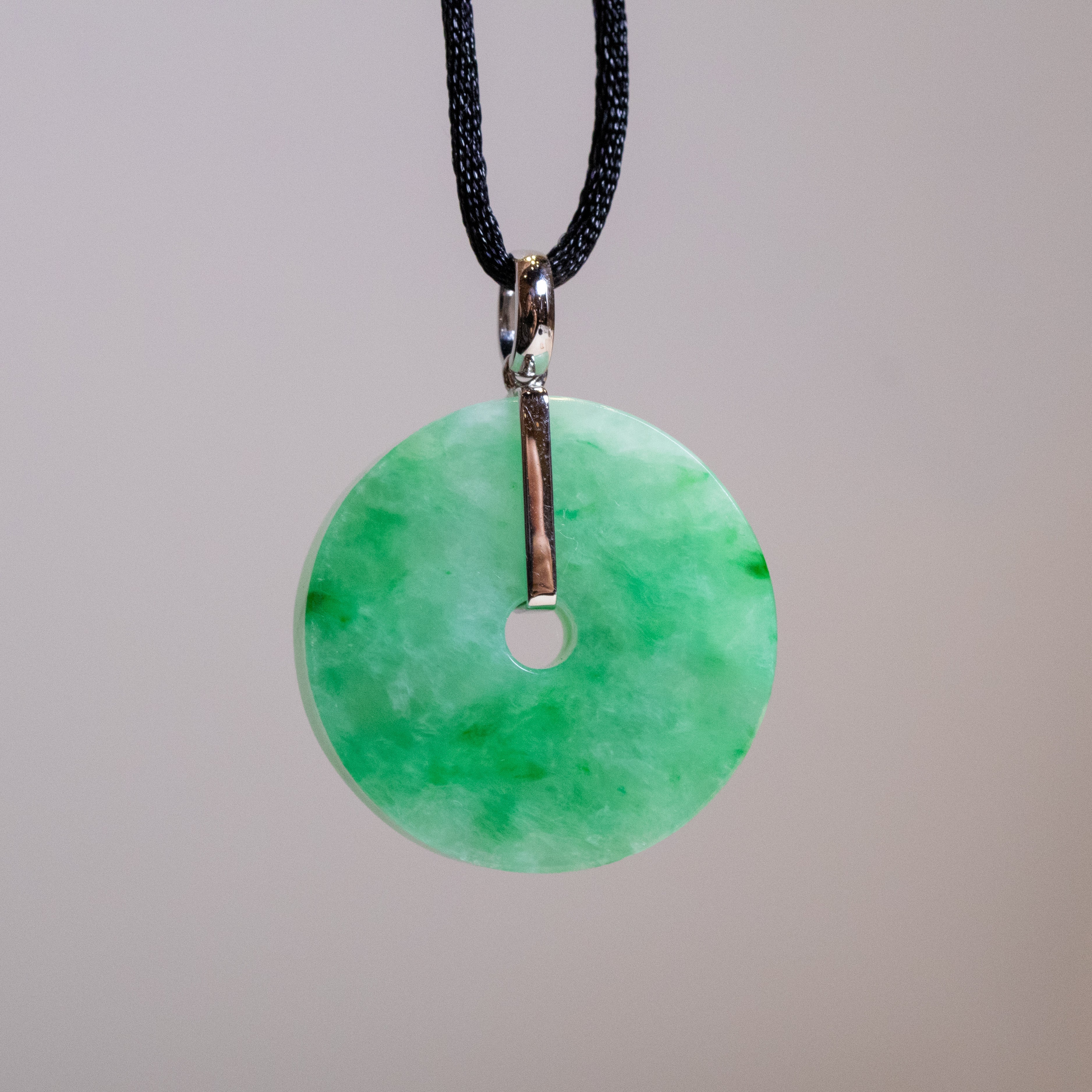 33mm Natural Apple Green Jade Donut Pendant – 18K White Gold Bail