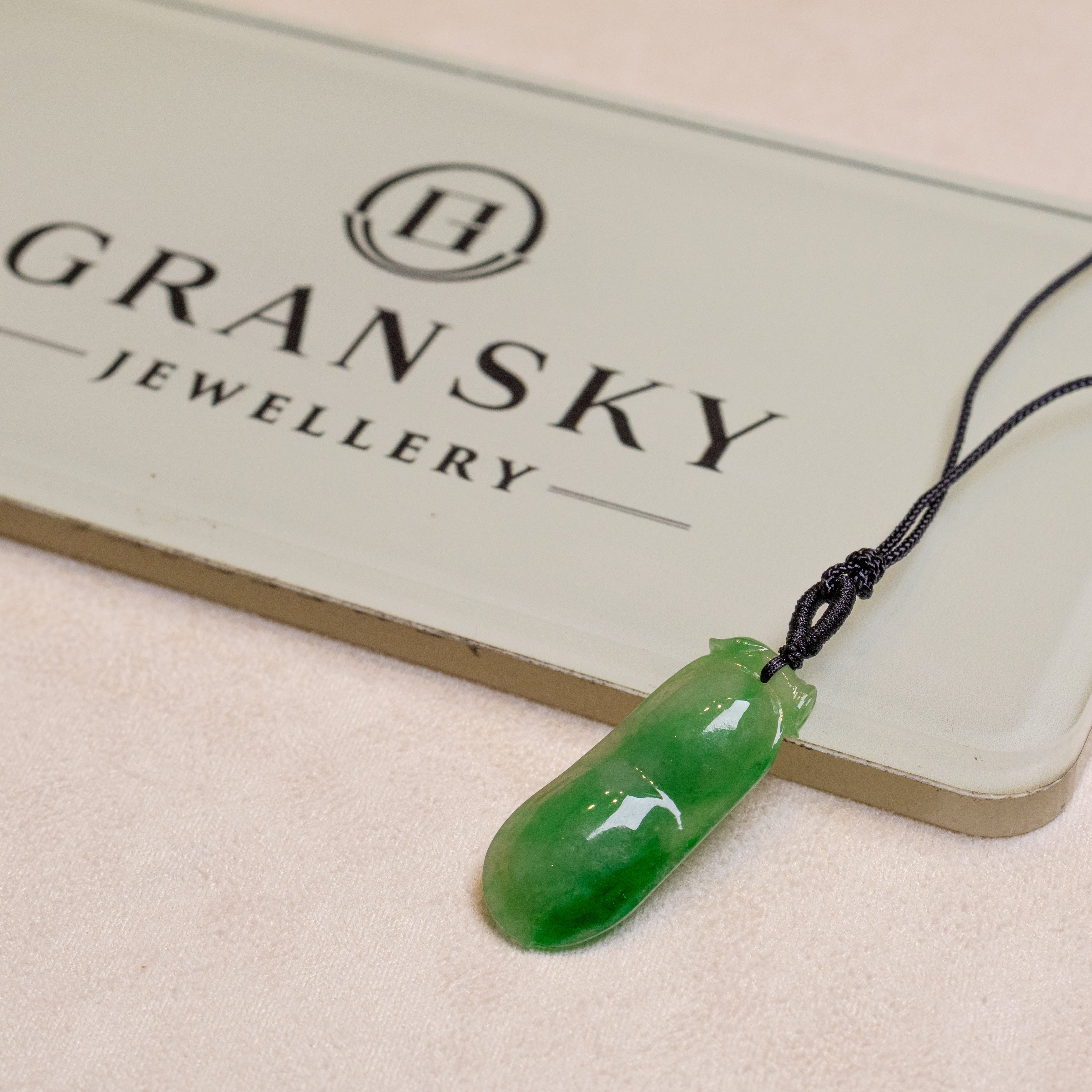 Peapod-Shaped Green Jade Pendant