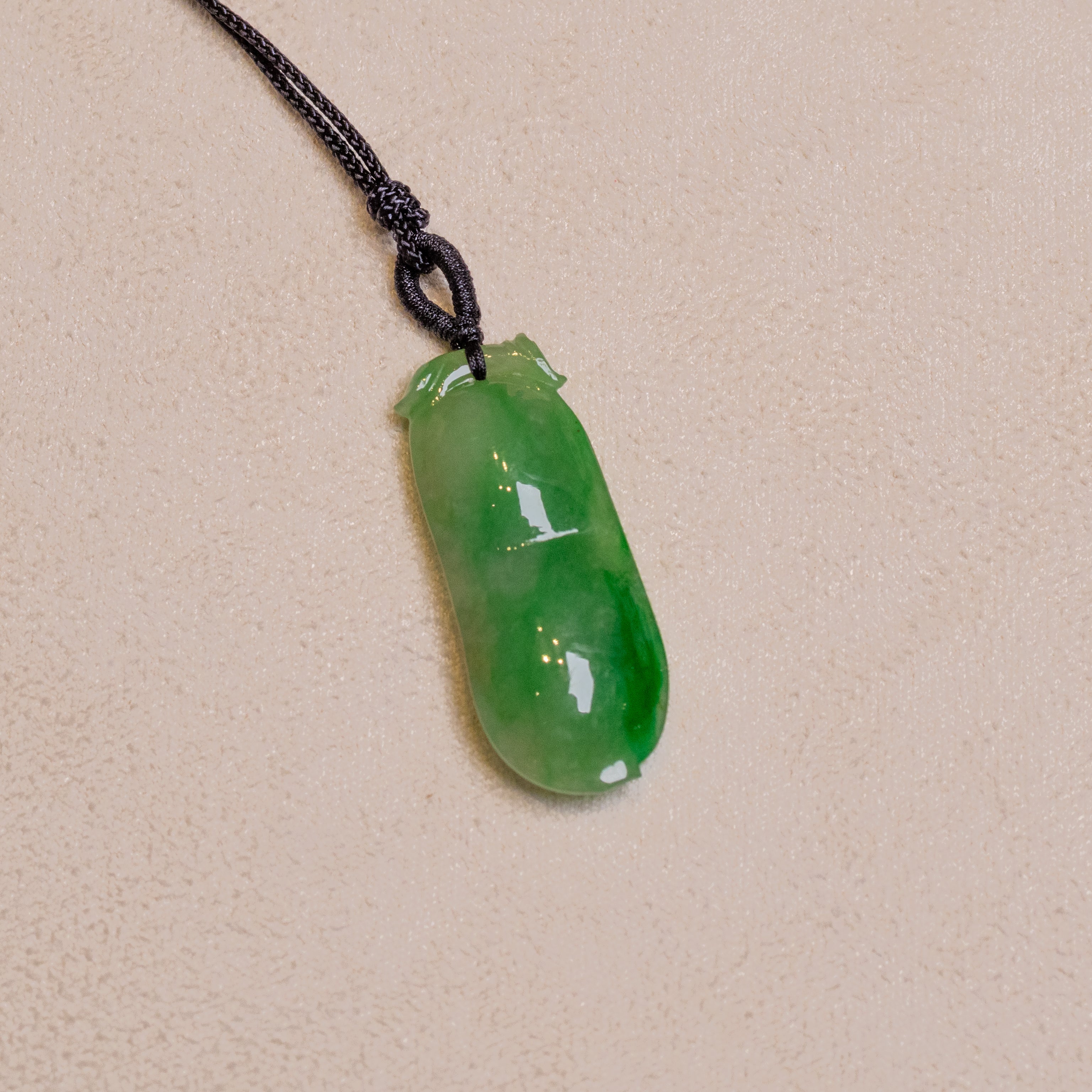 Peapod-Shaped Green Jade Pendant