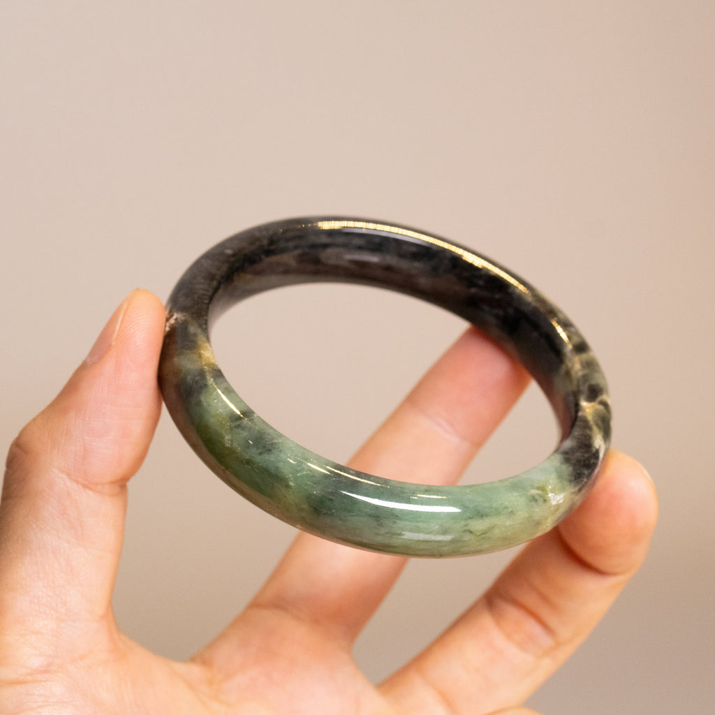 58-60mm Green and Black Jadeite Flat Bangle Bracelet