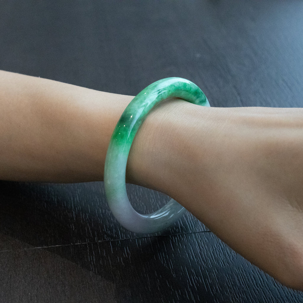 54.5mm Green Jadeite Bangle – Untreated Natural Green Burmese Jadeite