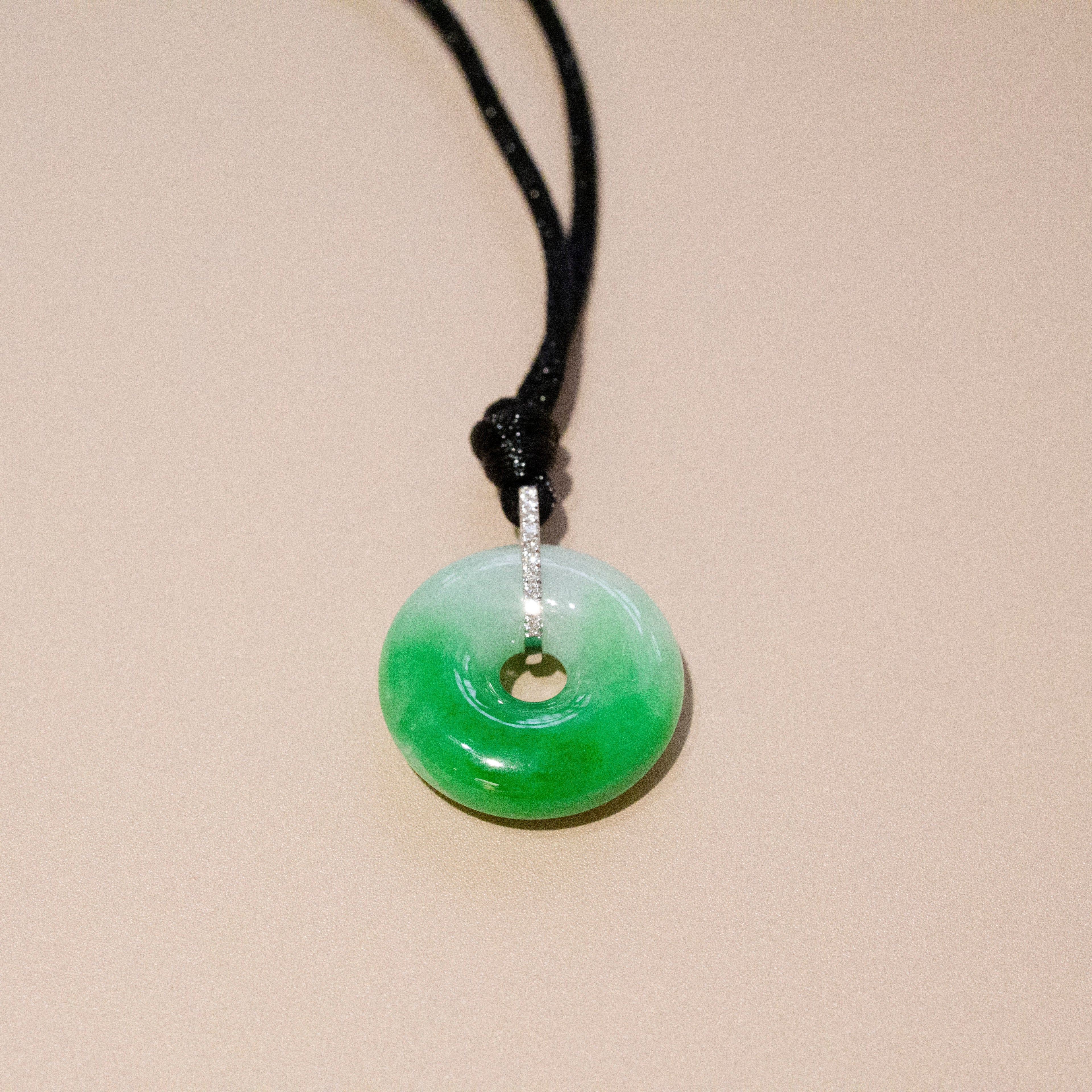Cute Apple Green Jade Donut Pendant Necklace 18K White Gold Diamonds 18.9mm