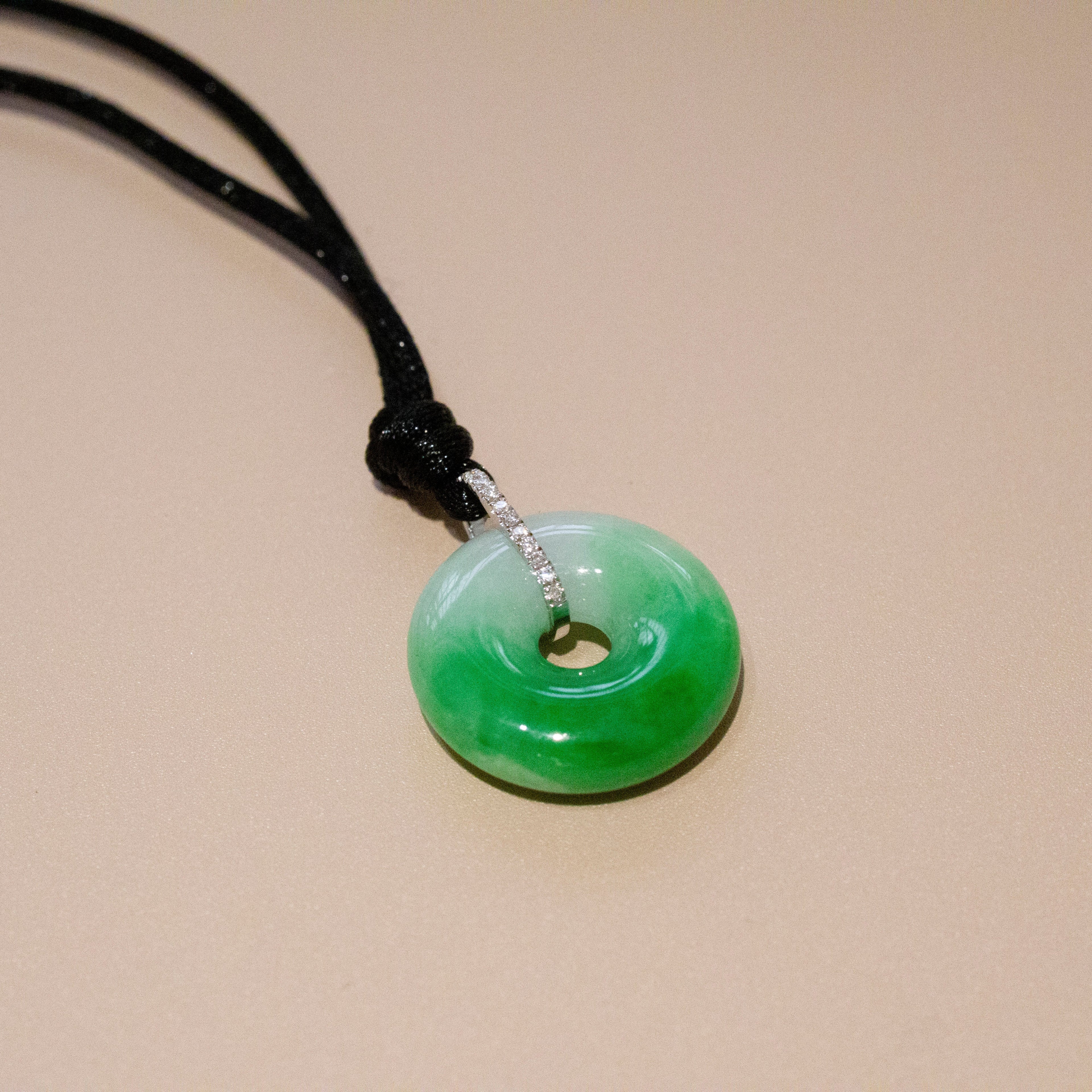 Cute Apple Green Jade Donut Pendant Necklace 18K White Gold Diamonds 18.9mm
