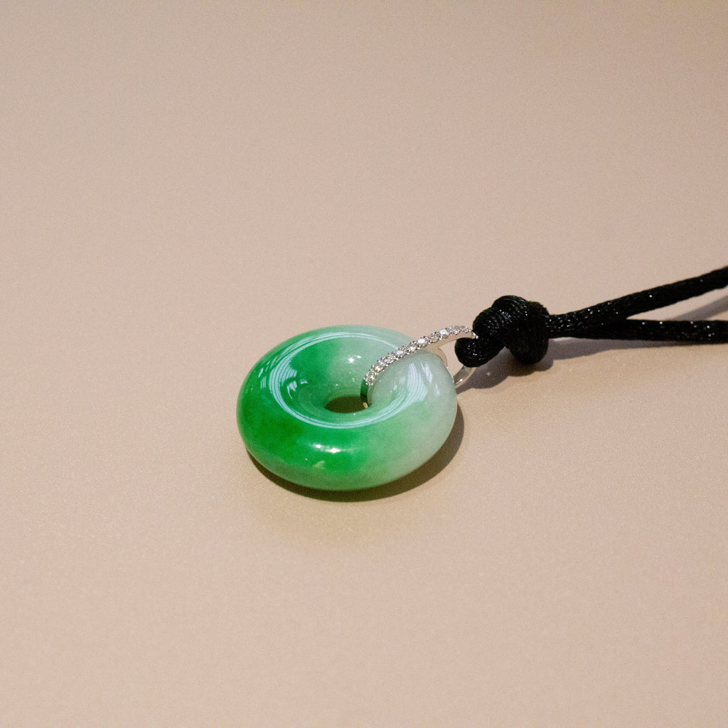 Cute Apple Green Jade Donut Pendant Necklace 18K White Gold Diamonds 18.9mm