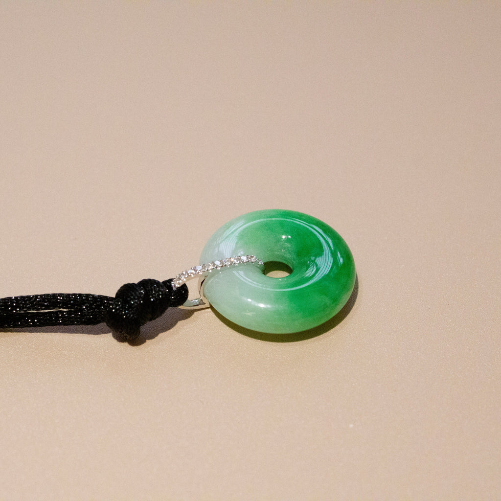 Cute Apple Green Jade Donut Pendant Necklace 18K White Gold Diamonds 18.9mm