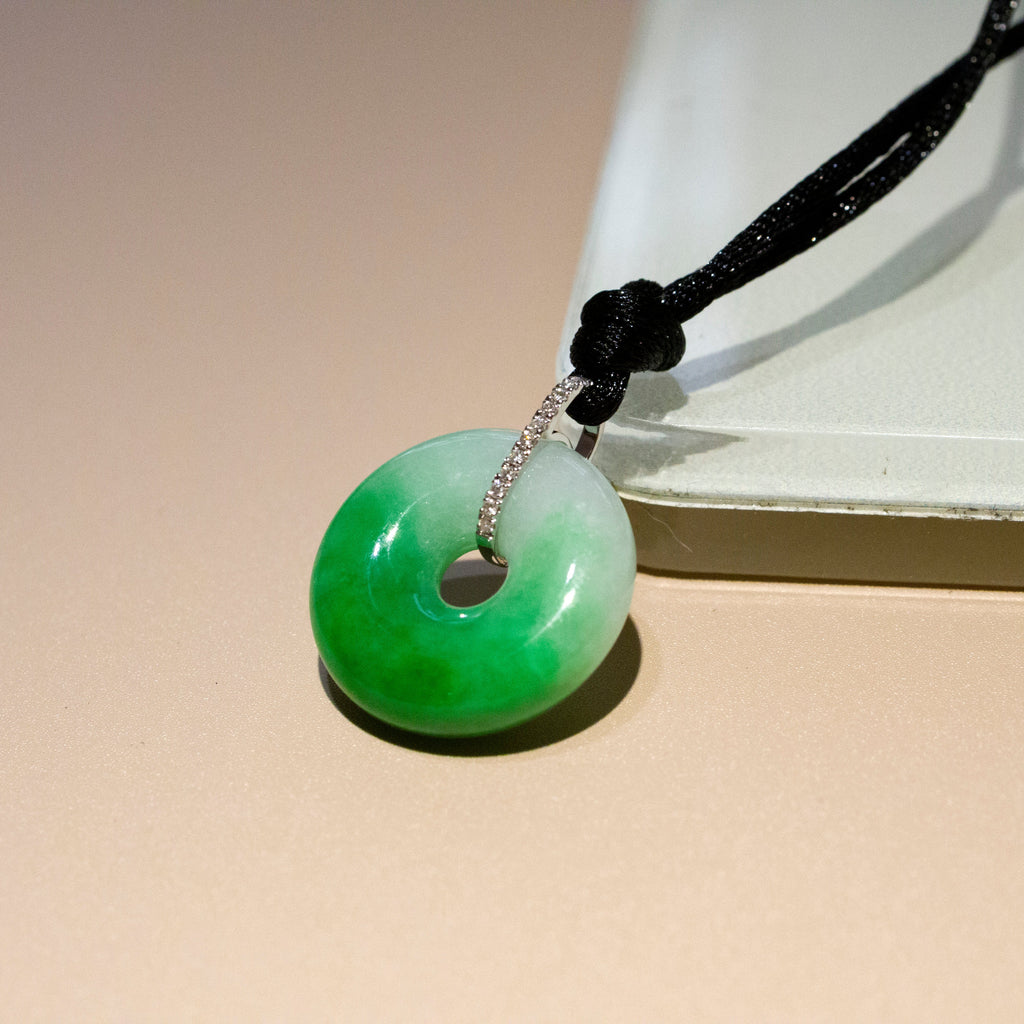 Cute Apple Green Jade Donut Pendant Necklace 18K White Gold Diamonds 18.9mm